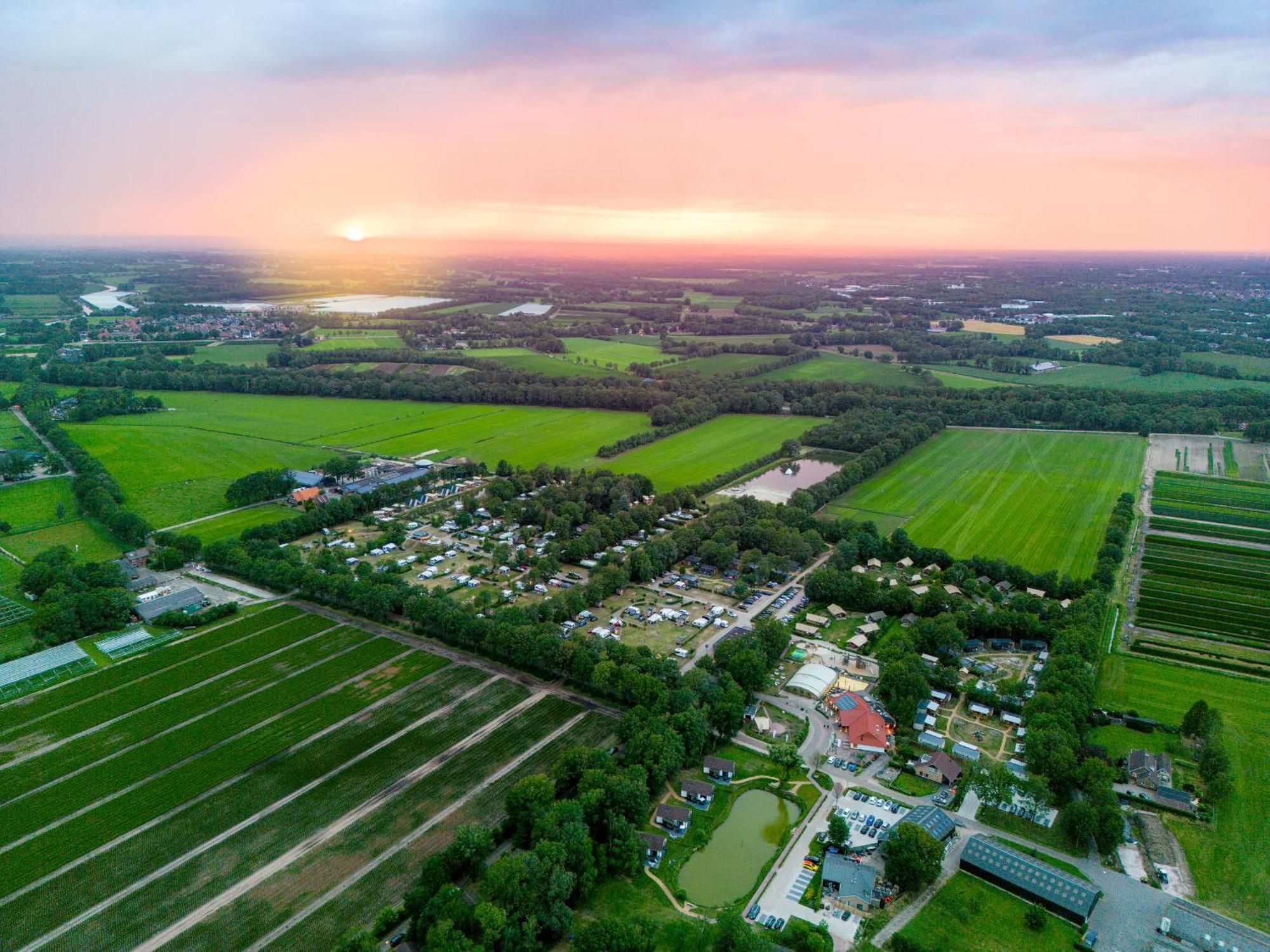 Glamping Twente Hotel Денекамп Екстериор снимка